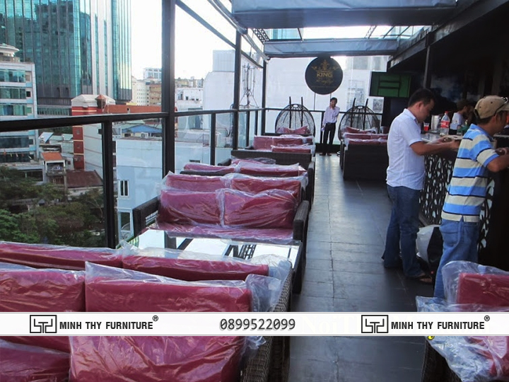 King Rooftop Coffee sofa nhua gia may 3