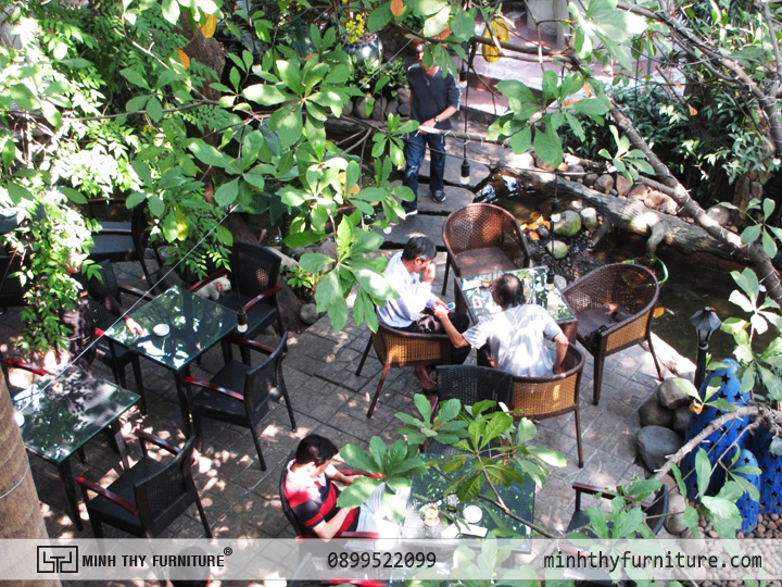 Bàn Ghế nhựa giả mây minh thy tại Cafe Suối Đá