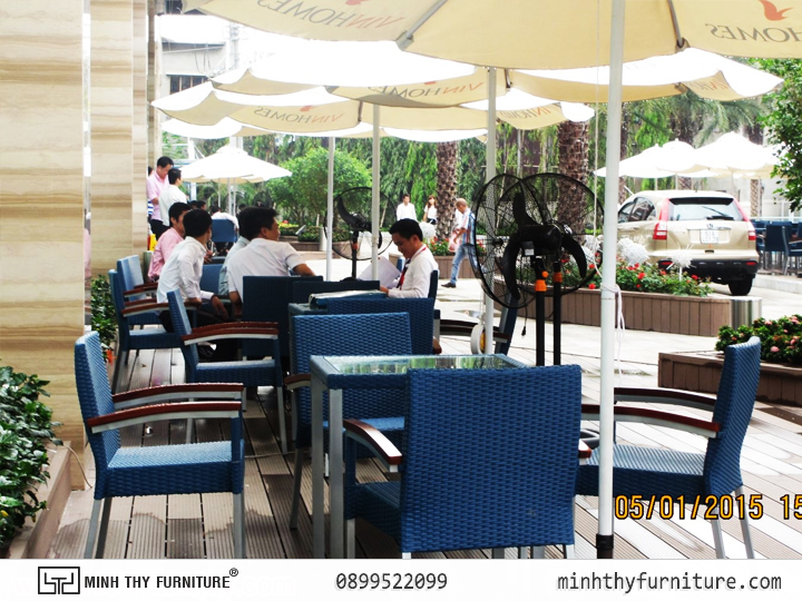 Bàn Ghế nhựa giả mây minh thy tại Vinhomes Central Park 