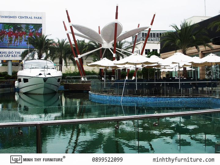 Bàn Ghế nhựa giả mây minh thy tại Vinhomes Central Park 