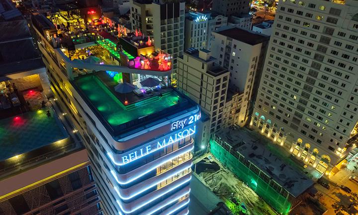 Sky21 Bar - Belle Maison Parosand Danang Hotel, Đà Nẵng