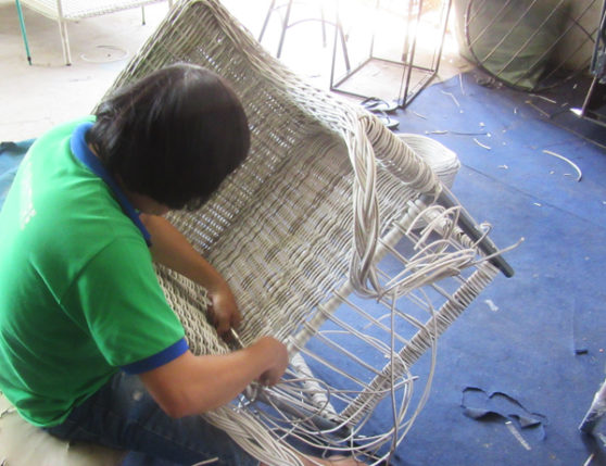Hướng dẫn cách đan ghế nhựa giả mây cao cấp khung nhôm sơn tĩnh điện đan sợ tròn giả mây