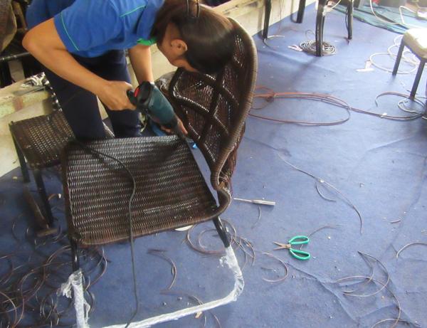 Đan mẫu ghế giả mây khung inox sơn tĩnh điện đan sợi tròn giả mây kháng uv