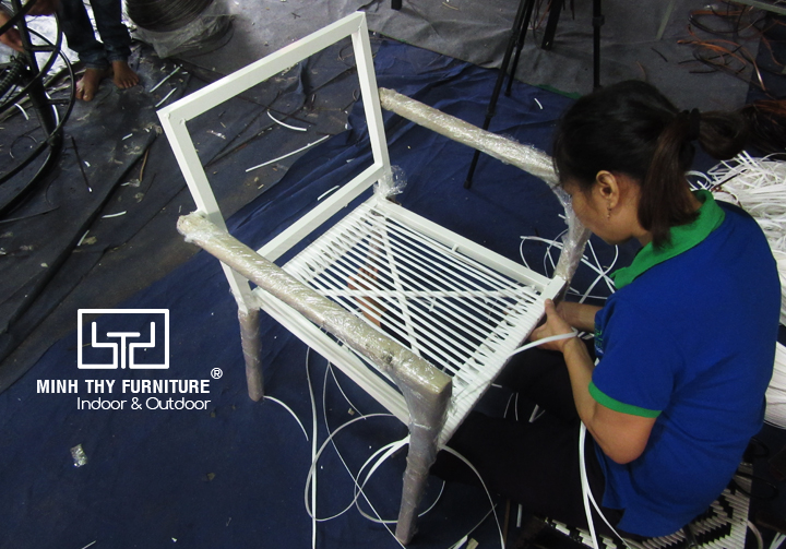 Bật mí kiểu đan sáng tạo dành cho ghế cafe nhựa giả mây tại Minh Thy Furniture