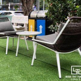 ban ghe ban cong nhua gia may MT2057