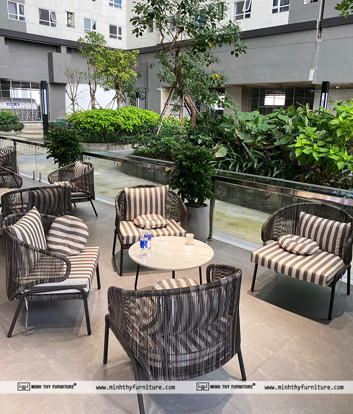 Bàn Ghế Cafe Ngoài Trời Đẳng Cấp
