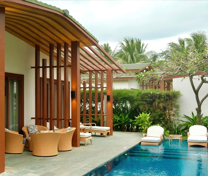 ghe-ho-boi-nhua-gia-may-tai-Mövenpick-Resort-Cam-Ranh-4